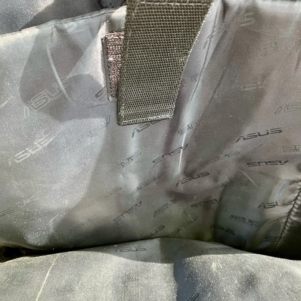 ASUS ROG Black Backpack - Picture 4 of 5